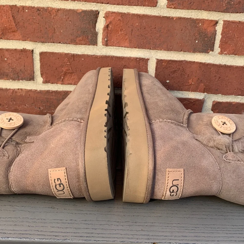 UGG Caribou Suede Short Bailey Button Booties